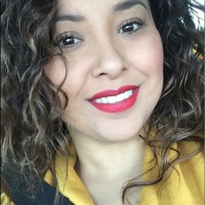 Meet your Posher, Vanessa